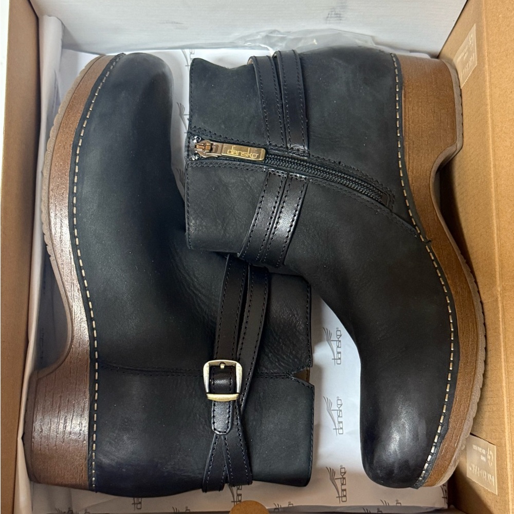 Dansko Black Brook Burnished Nubuck Leather Mules with Buckle Size 39 - Picture 7 of 7